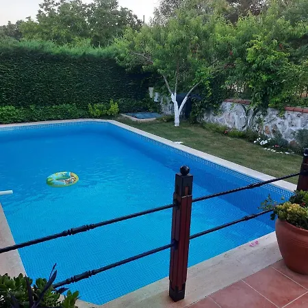Villa Oasis Sitesi 3+1 Havuzlu *