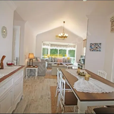 Oasis Sitesi 3+1 Havuzlu * Fethiye