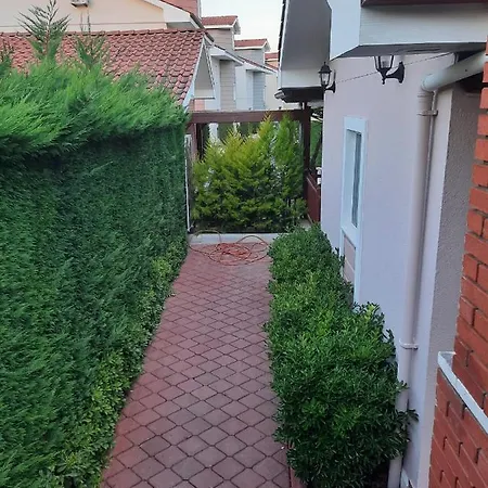 Oasis Sitesi 3+1 Havuzlu Villa *